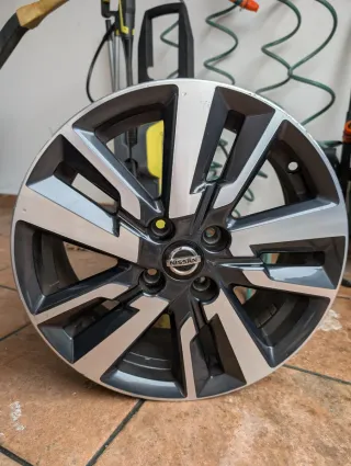 Llantas Nissan Micra K14 16 pulgadas