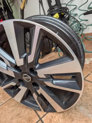 Llantas Nissan Micra K14 16 pulgadas