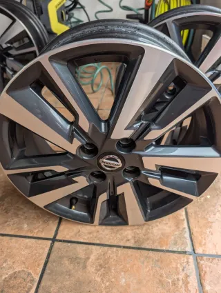 Llantas Nissan Micra K14 16 pulgadas