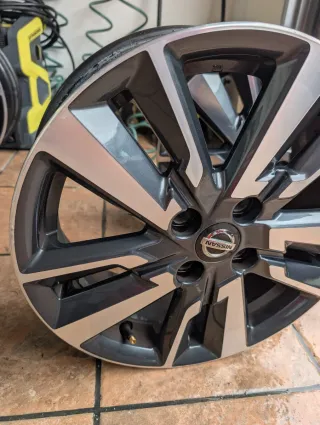 Llantas Nissan Micra K14 16 pulgadas