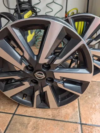 Llantas Nissan Micra K14 16 pulgadas