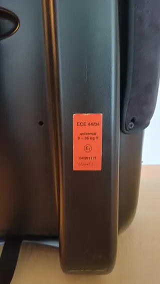 Silla del coche roja Recaro, modelo Young Sport