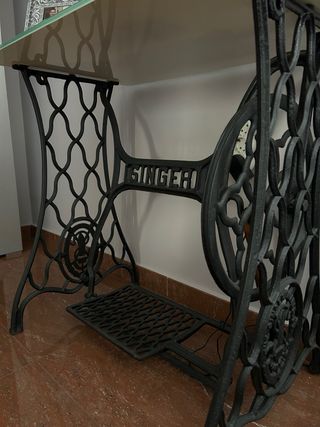 Mesa maquina de coser Singer