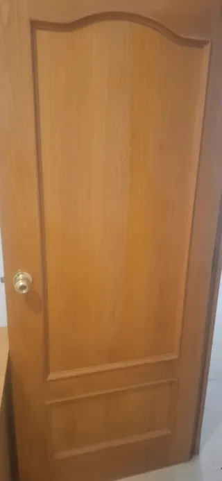 Puerta de madera interior