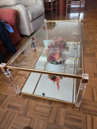 Mesa de centro cristal y metal dorado