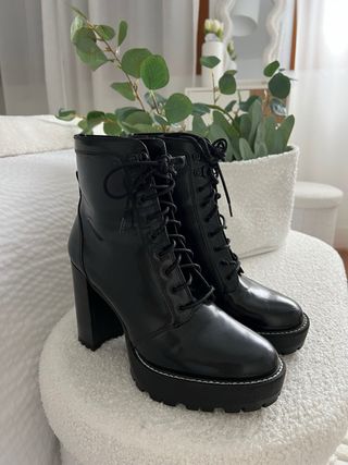 Botines Bershka negros talla 40