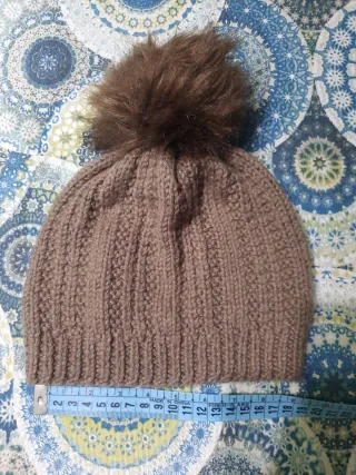 Gorro infantil pompón marrón