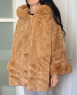 Pelliccia ecologica con cappuccio Beige/Marrone