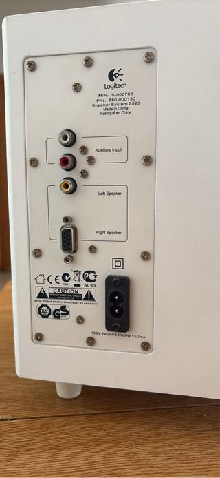 Altavoces Logitech Morado y Blanco