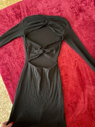 Vestido negro de manga larga