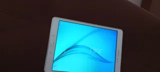 Tablet Samsung Blanca Como Nueva