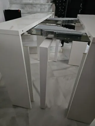 Consola extensible blanca