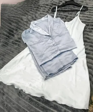 Pijama y camisón satinado