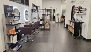 TRASPASO PELUQUERÍA PREMIUM EN PONTEVEDRA