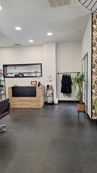 TRASPASO PELUQUERÍA PREMIUM EN PONTEVEDRA