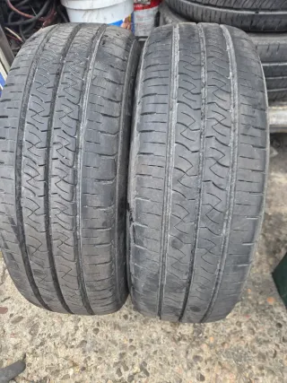 4 unidades kumho 195/65/16/ C al 80% de vida.