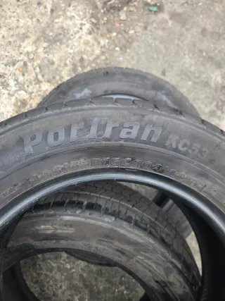 4 unidades kumho 195/65/16/ C al 80% de vida.