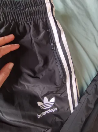 Pantalón Adidas parachute