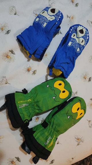 Manoplas infantiles de invierno. 6€ cada par