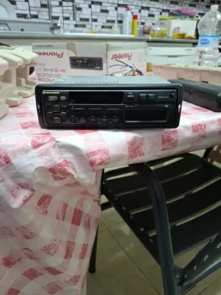 Radio Coche Pioneer KEH-P1010R