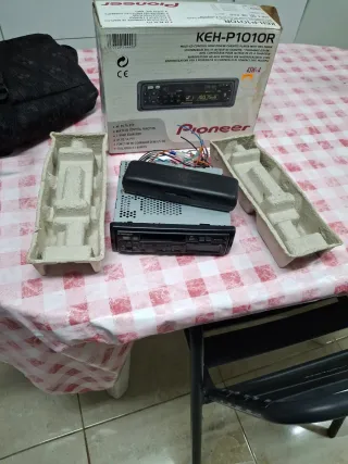 Radio Coche Pioneer KEH-P1010R