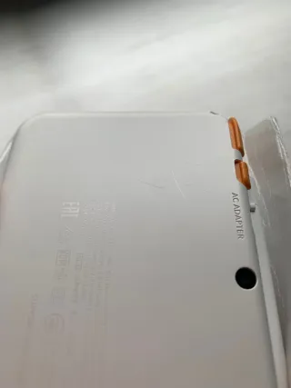 New Nintendo 2DS XL Blanca y Naranja