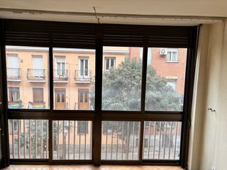 Ventanas correderas de aluminio color bronce