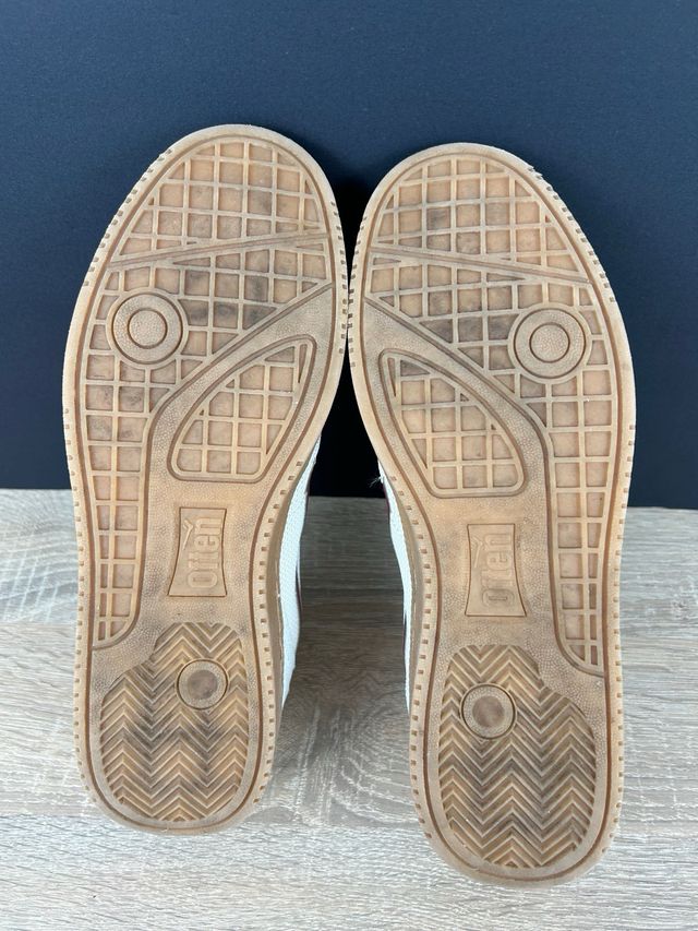 Pull&Bear zapatillas 43 blancas con suela caramelo