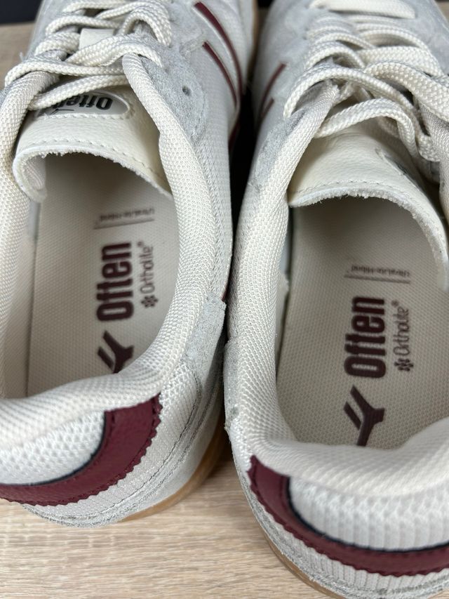 Pull&Bear zapatillas 43 blancas con suela caramelo