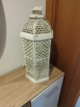 Farol decorativo de metal blanco
