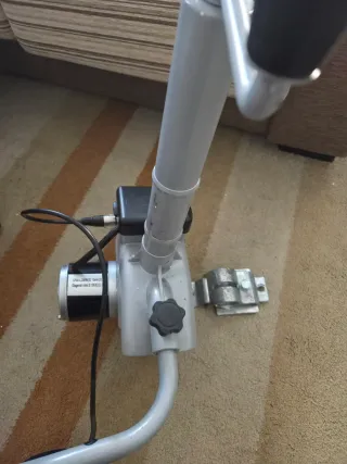 Rueda de apoyo eléctrica para remolque