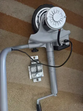 Rueda de apoyo eléctrica para remolque