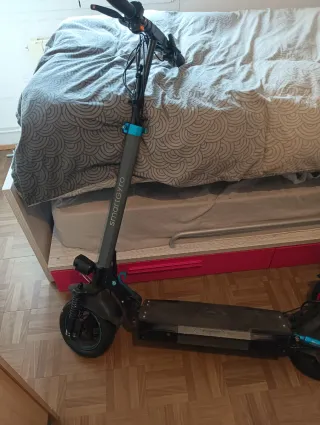 Patinete Eléctrico Negro Xiaomi  Y SMARTGYRO