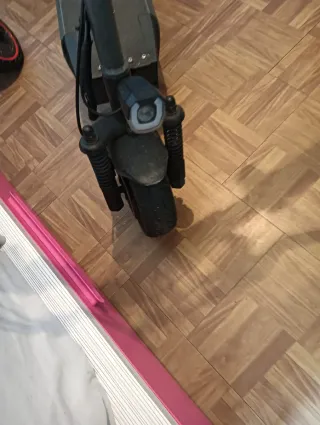 Patinete Eléctrico Negro Xiaomi  Y SMARTGYRO