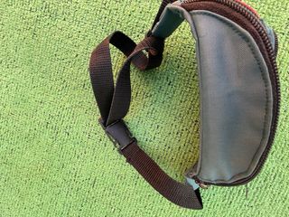 Riñonera Reebok roja y verde