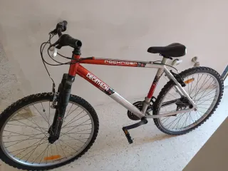 Bicicleta Decathlon Rockrider Roja