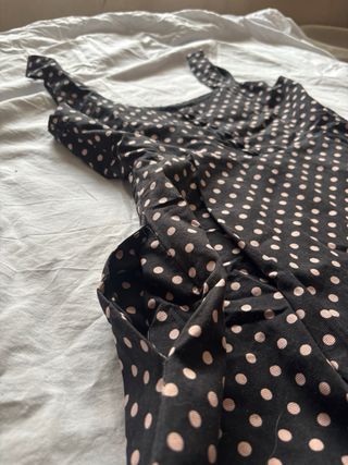 Vestido pin-up lunares vuelo retro