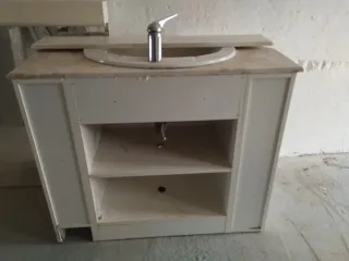 Mueble de baño con repisa de mármol