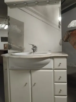 Mueble de baño con repisa de mármol