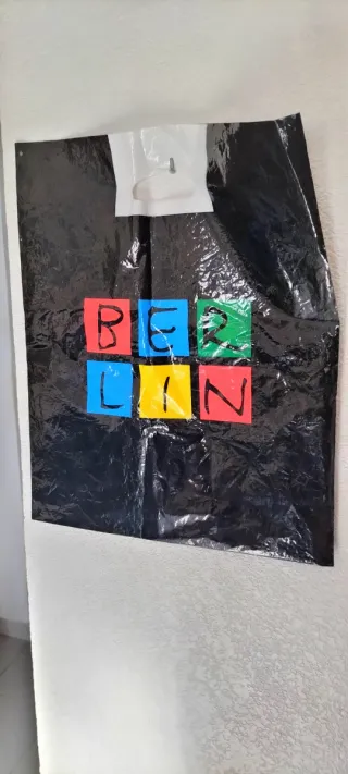 Camiseta tirantes negra BERLIN multicolor