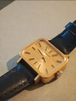 Reloj Tissot señora dorado