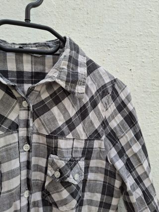 Camisa de cuadros blanca y negra Pull&Bear