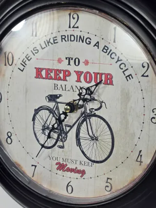 Orologio da parete vintage con bici
