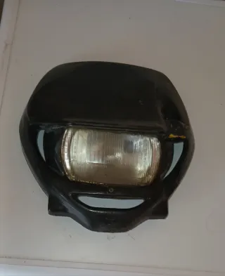 Careta con luz halógena