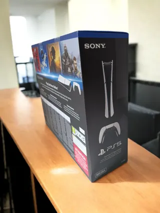 PlayStation 5 PS5 Digital edition+ Mando sin abrir