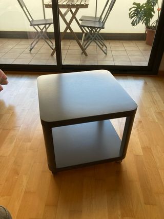 Mesa auxiliar Tingby IKEA gris