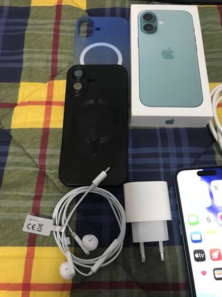 iPhone 16 128GB Verde perfetto stato + Accessori