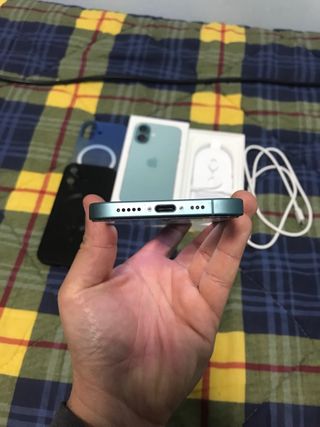 iPhone 16 128GB Verde perfetto stato + Accessori