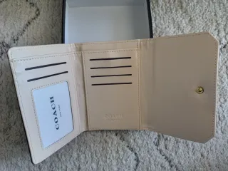 Cartera inspiración Coach Beige y Dorada Mujer