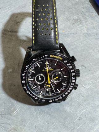 Reloj Omega Speedmaster Negro y Dorado